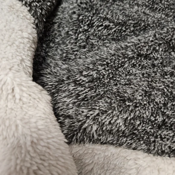 Doe &Rae Pullover - Picture 3 of 5